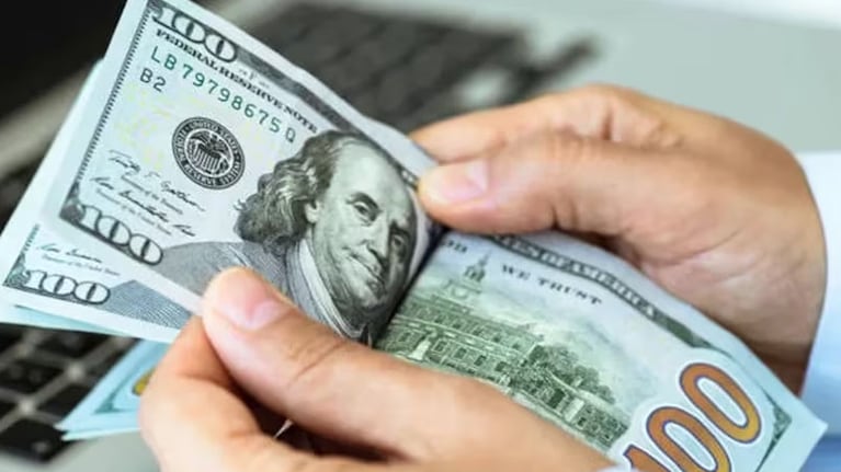 El dólar blue registró una baja de $ 50 en una semana.
