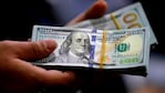 El dólar blue sigue caliente a tres semanas de las elecciones.