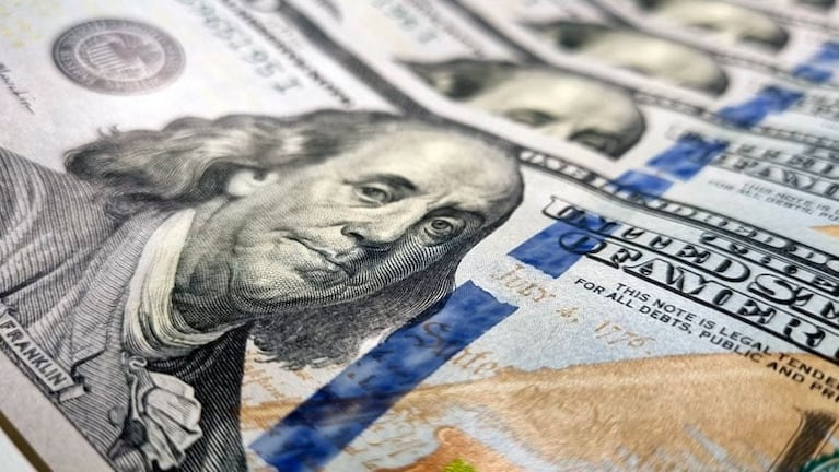 El dólar oficial llegó a $400, pero el BCRA salió a desmentir la suba