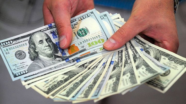 El dólar subió casi un cinco por ciento en el último mes. 