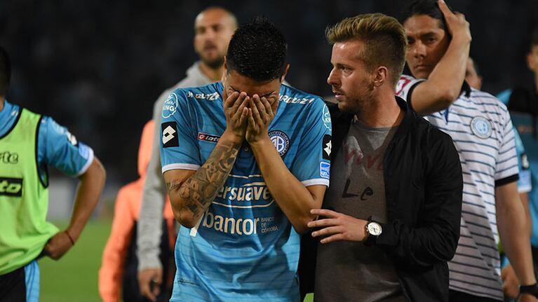El dolor de Álvarez Suárez tras errar el último penal. Foto: Lucio Casalla / ElDoce.tv