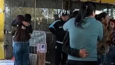 El dolor frente a la casa de Agostina en barrio General Mosconi.