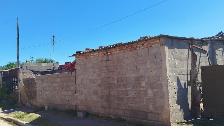 El domicilio atacado por barras de Instituto en Marqués Anexo.