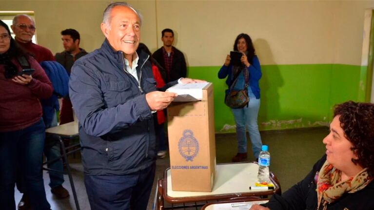 El domingo el ex Presidente de la Nación fue a votar sonriente. ¿Le seguirá durando la alegría?