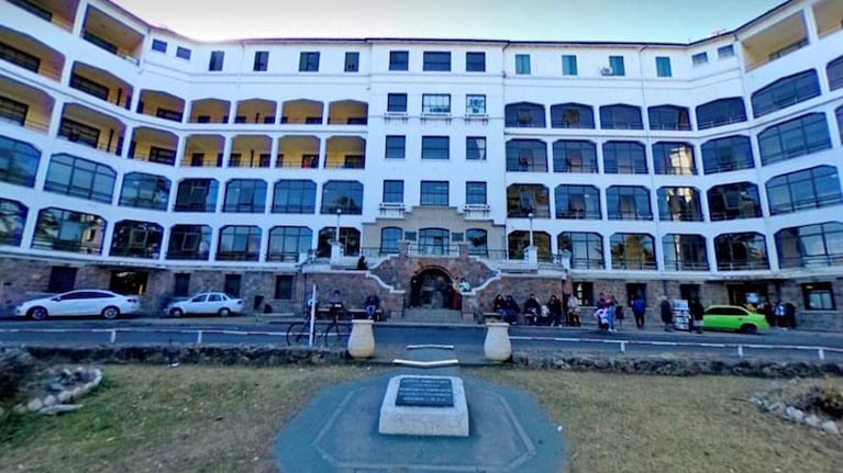 El Domingo Funes es uno de los hospitales en donde Raúl hace colas para sacar turnos.