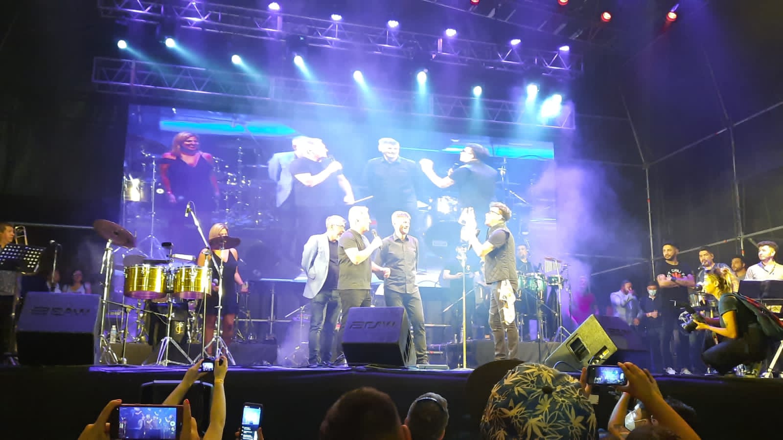 El dominicano invitó al intendente de Córdoba a cantar en el festival "Córdoba en otoño"-.