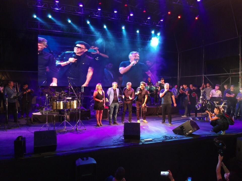 El dominicano invitó al intendente de Córdoba a cantar en el festival "Córdoba en otoño"-.