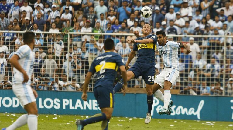 El duelo en Tucumán fue muy friccionado.