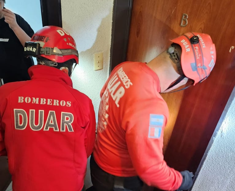 El dueño de un departamento le puso pegamento a la puerta y encerró al inquilino 