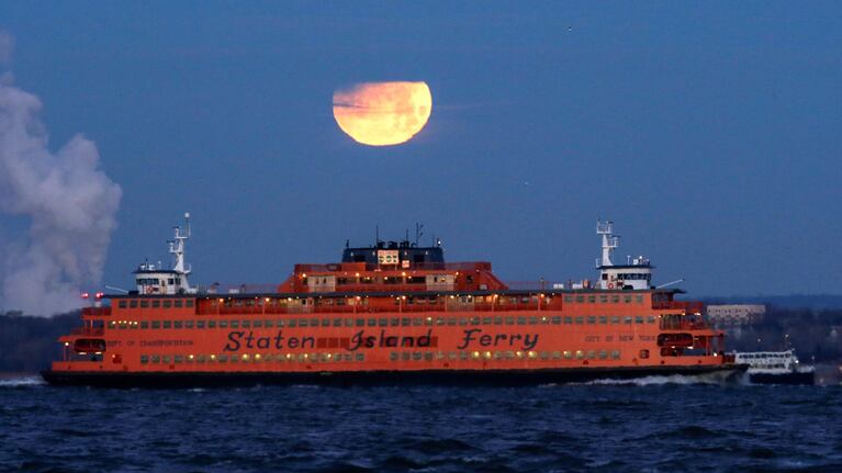 El eclipse de la superluna desde Brooklyng.