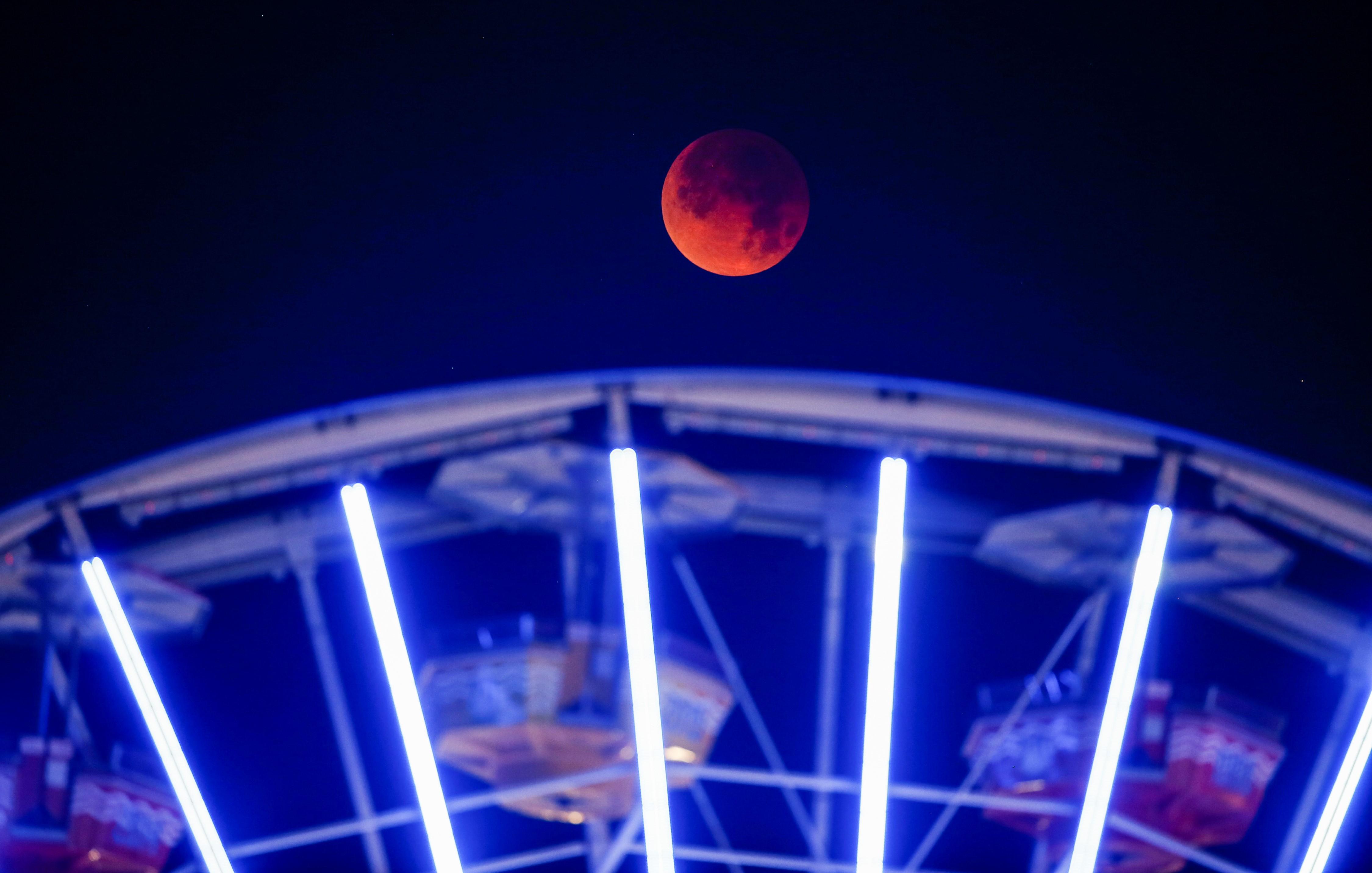 El eclipse de la superluna desde California.