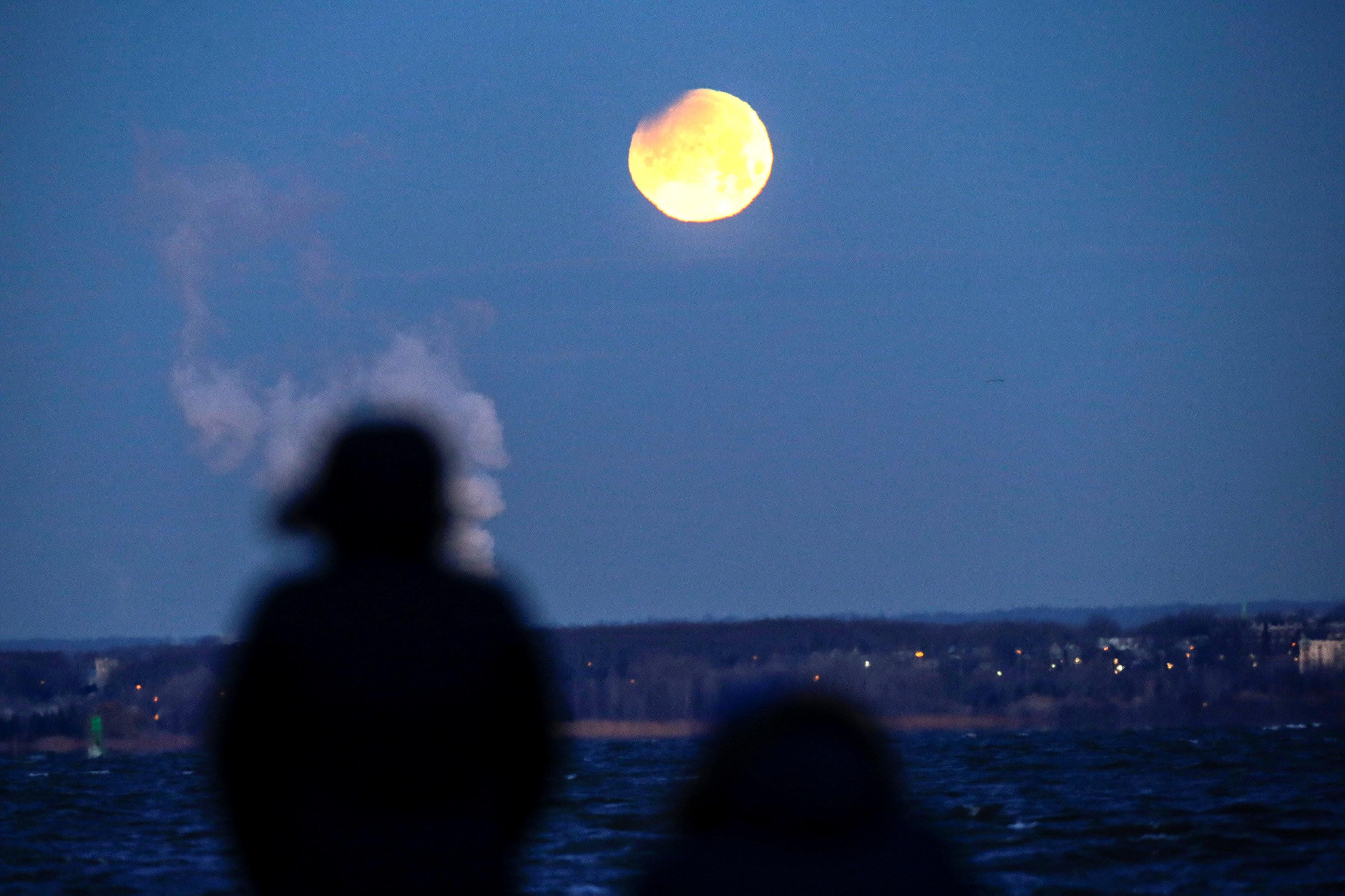 El eclipse de la superluna desde Nueva York.