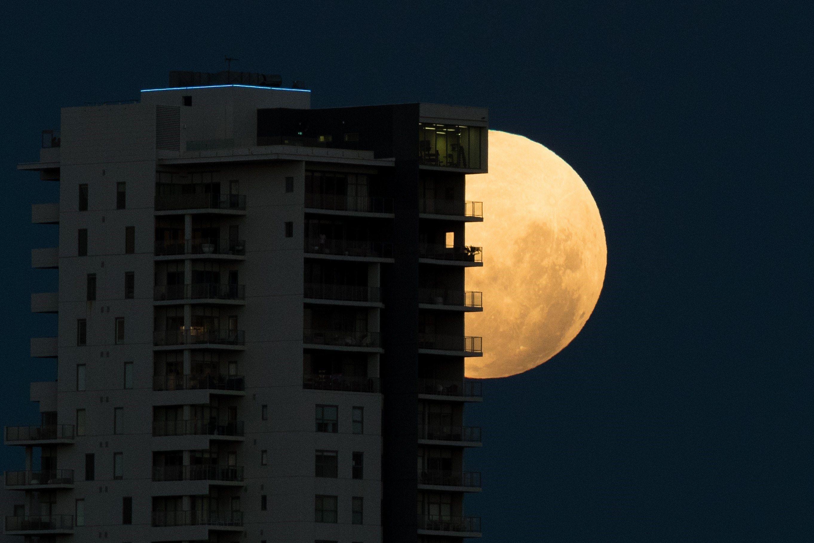 El eclipse de la superluna desde Perth, Australia.