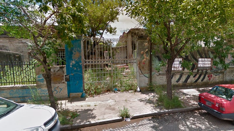 El edificio abandonado donde habría ocurrido el presunto ataque sexual. / Foto: Google Maps