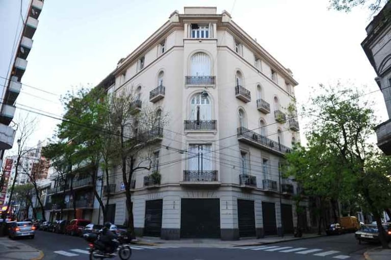 El edificio de Constitución donde reside actualmente Cristina Kirchner cuando visita Buenos Aires.
