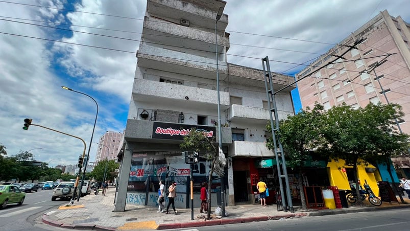 El edificio donde fue vista ingresar Anahí Bulnes. 