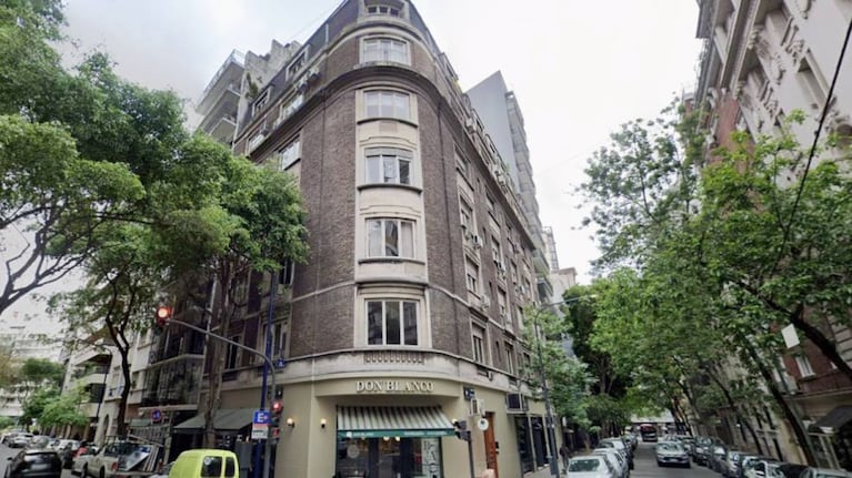 El edificio es una obra del prestigioso estudio Sánchez, Lagos y de la Torre.