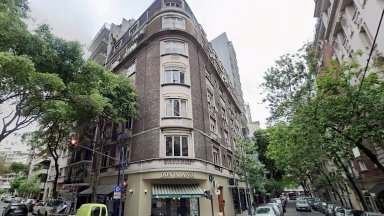 El edificio es una obra del prestigioso estudio Sánchez, Lagos y de la Torre.