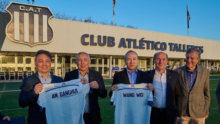 El embajador de China visitó el predio de Talleres.