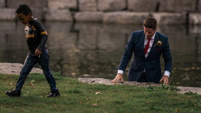 El emocionante momento capturado por el fotógrafo.