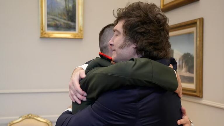 El encuentro entre Javier Milei y Nahuel Gallo. Imagen: Infobae.