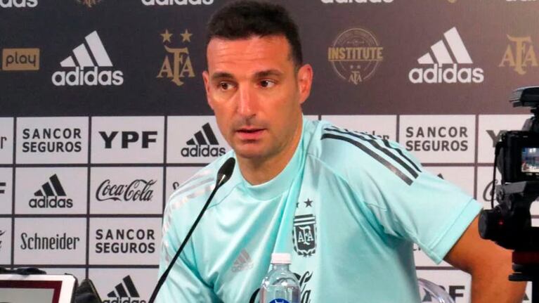 El entrenador confirmó que no viajará a Chile en conferencia de prensa.