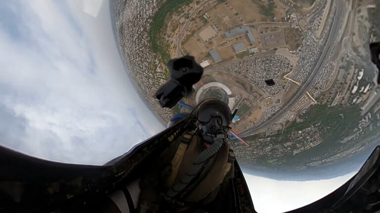 El épico vuelo de los Pampas sobre el Kempes.