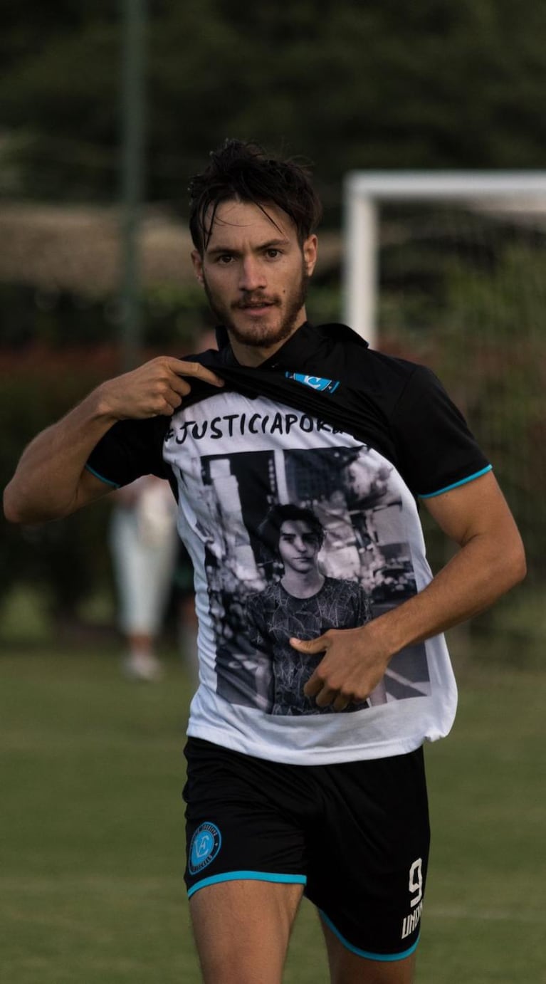El equipo de fútbol que homenajea y pide justicia por Blas Correas