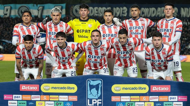 El equipo de Unión antes de eliminar a Independiente Rivadavia en Mendoza.