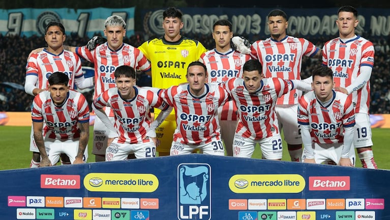 El equipo de Unión de Santa Fe antes de eliminar a Independiente Rivadavia en Mendoza.
