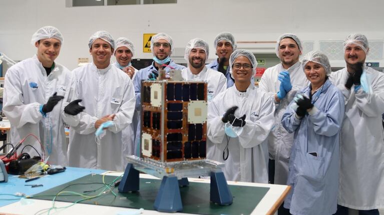 El equipo detrás de Atenea, el satélite con participación cordobesa.