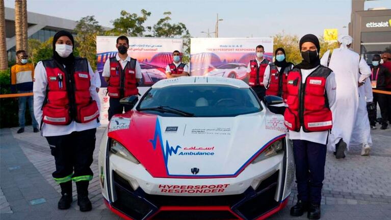 El equipo médico en Dubai presentó su nueva unidad de lujo.