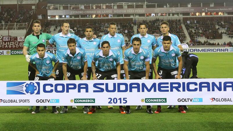 El equipo titular duró menos de un minuto. Foto: @belgrano