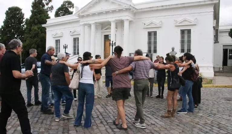 El error que indignó a todos durante el último adiós a Marcelo Araujo en el cementerio