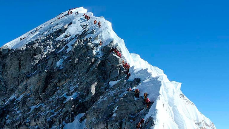 El escalón Hillary era la última dificultad antes de hacer cumbre en el monte Everest.
