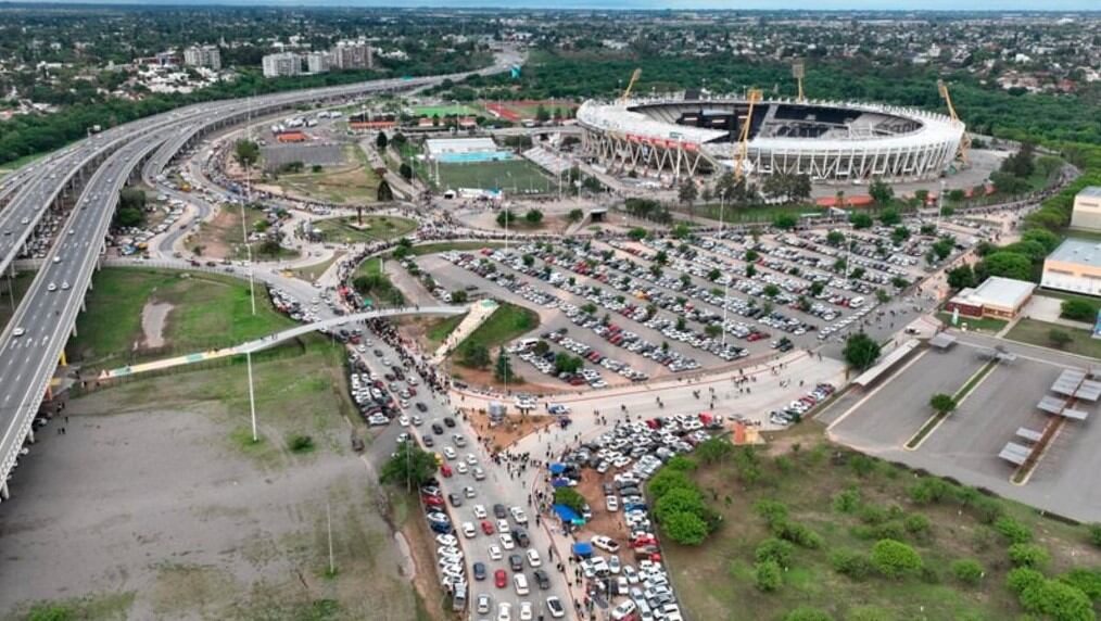 El estacionamiento en los alrededores del Kempes, otra vez bajo la lupa.