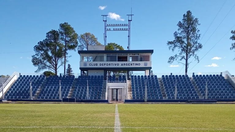 El estadio "Modesto Marrone" fue construido en 1986 y tiene capacidad para 5.500 personas.