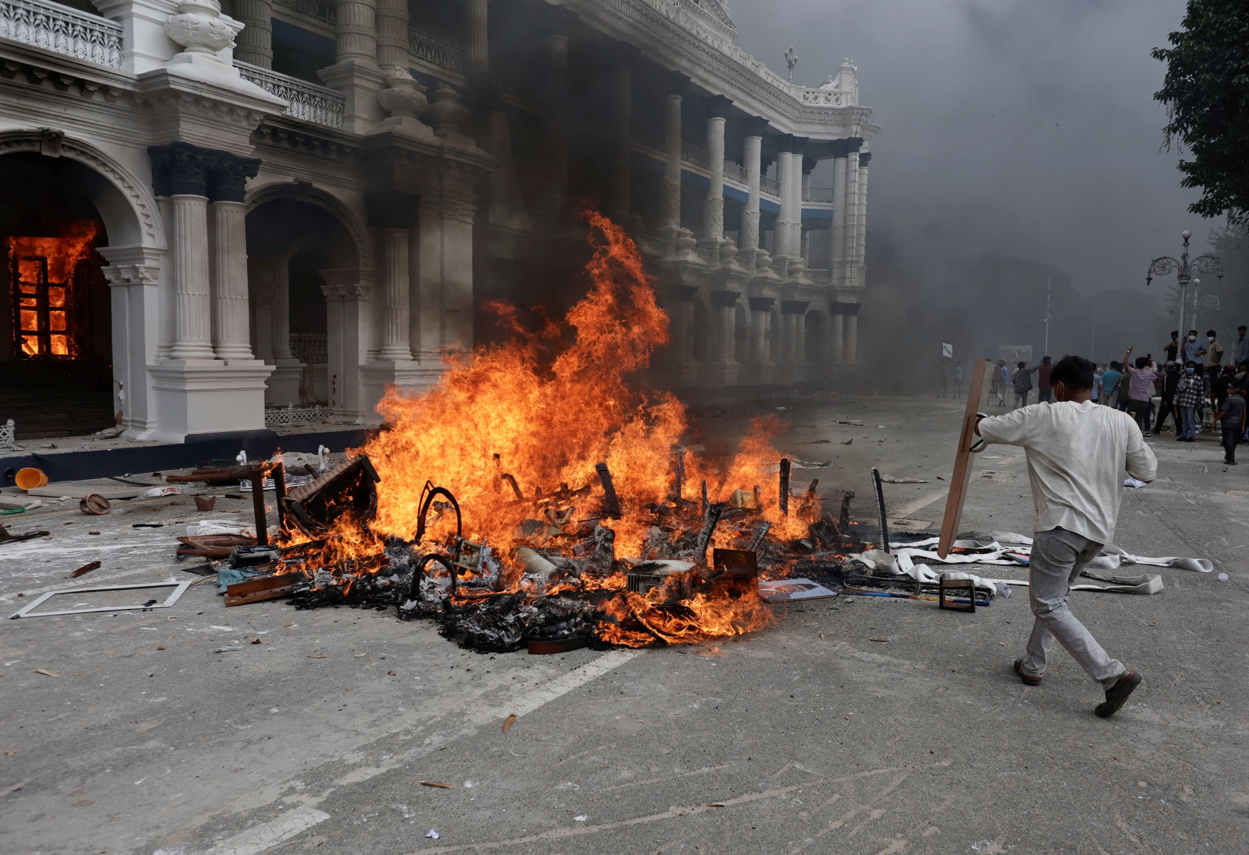 El estallido social en Nepal generó hechos de violencia sin precedentes.