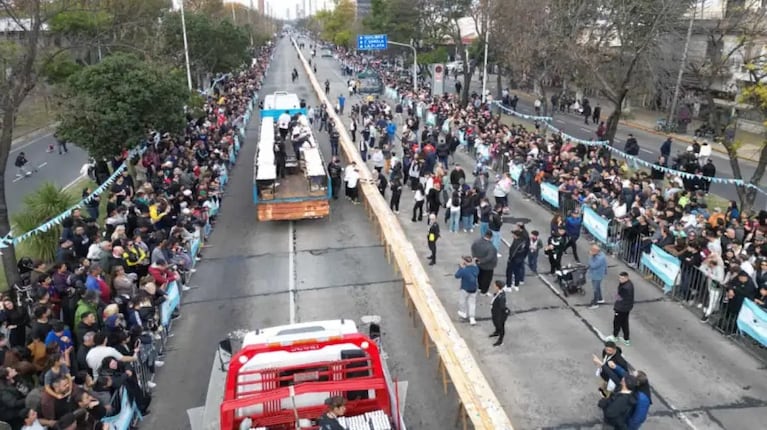 El evento estuvo a cargo de una parrilla local para celebrar el 25 de Mayo.