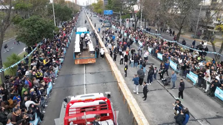 El evento estuvo a cargo de una parrilla local para celebrar el 25 de Mayo.