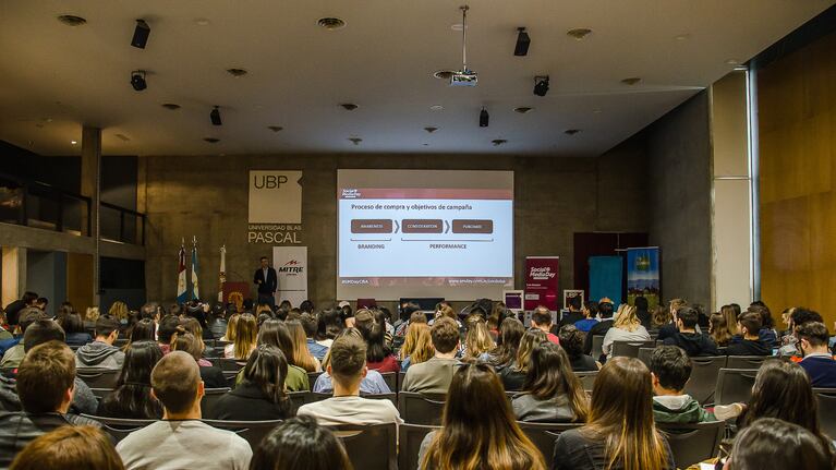 El evento se llevará a cabo el día Viernes 18 de octubre de 08:30 a 16:30 en Campus Universidad Blas Pascal.