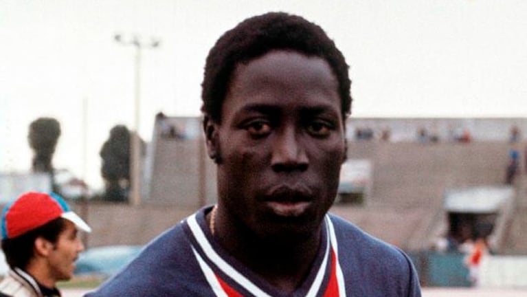 El ex defensor era apodado como "La Roca Negra" y jugó cuatro años en la selección francesa.