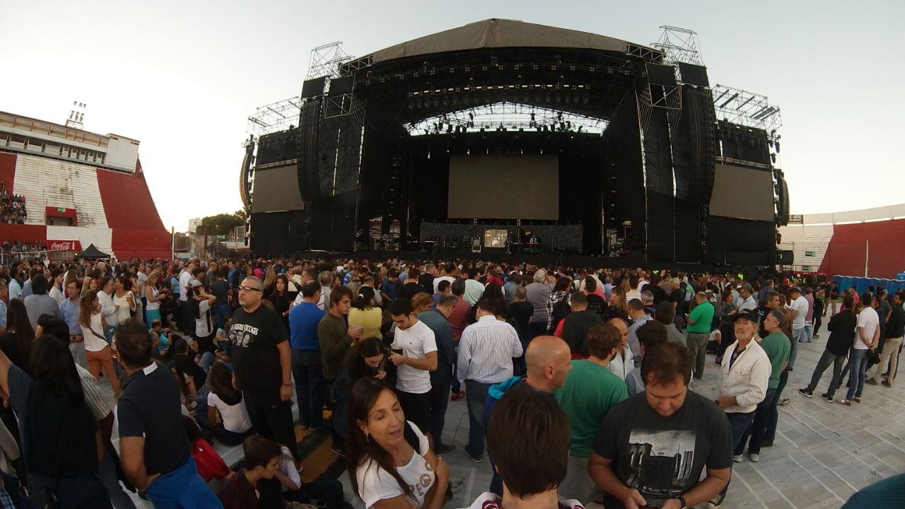 El ex Génesis dio un show digno de una leyenda de la música. Foto: Lucio Casalla / ElDoce.tv.