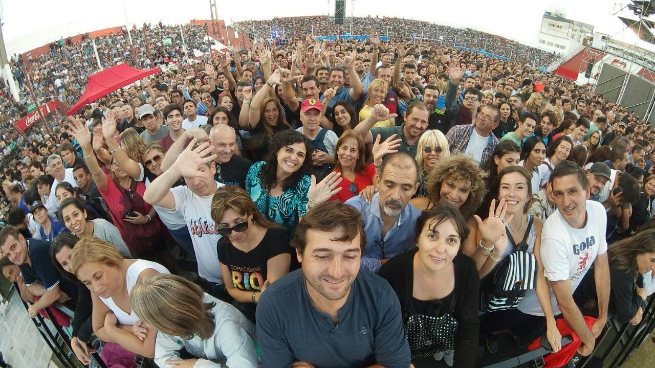 El ex Génesis dio un show digno de una leyenda de la música. Foto: Lucio Casalla / ElDoce.tv.