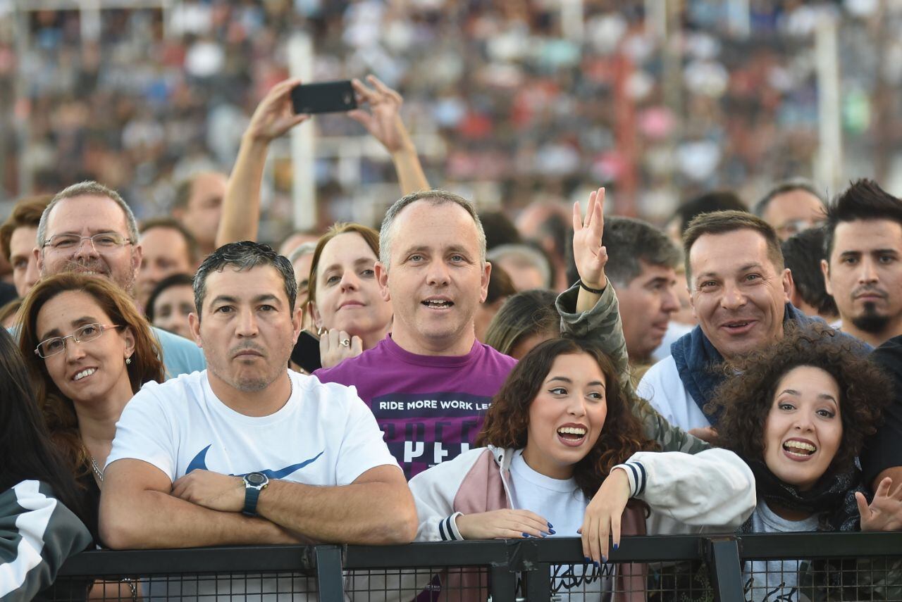 El ex Génesis dio un show digno de una leyenda de la música. Foto: Lucio Casalla / ElDoce.tv.