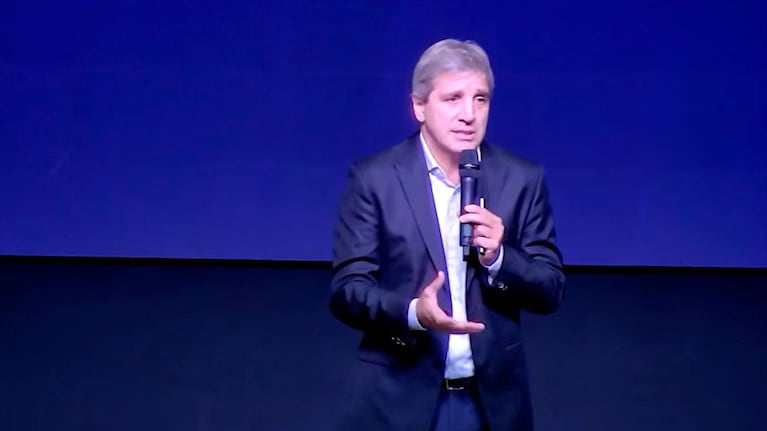 El exabrupto de Luis Caputo en la Bolsa de Rosario.