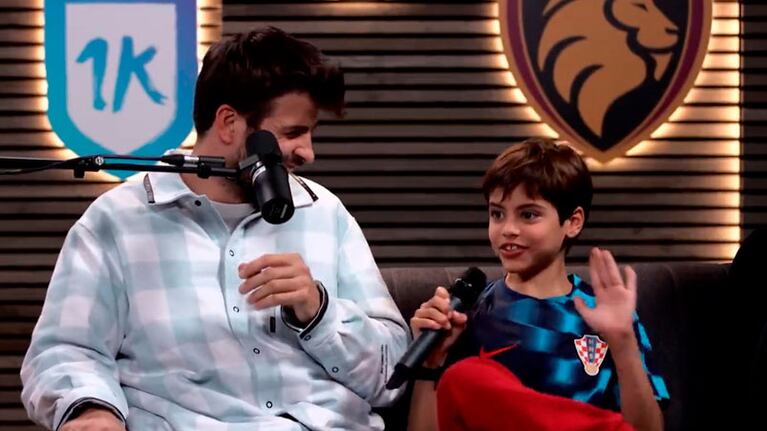 El exBarcelona invitó a su hijo a participar del stream.