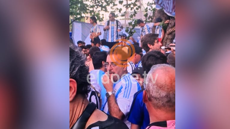 El exconcejal de Córdoba fue visto en el banderazo de Miami.