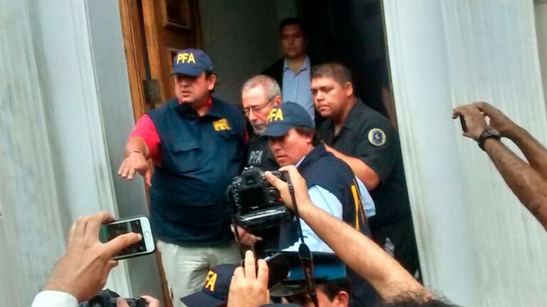 El exfuncionario kirchnerista fue insultado por la gente que le gritó "corrupto".