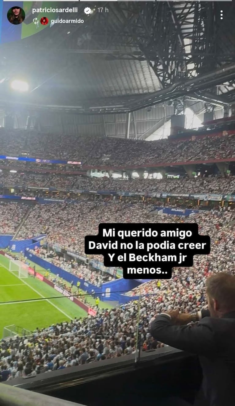 El exjugador estuvo en un palco viendo el partido de Inglaterra contra Argentina.